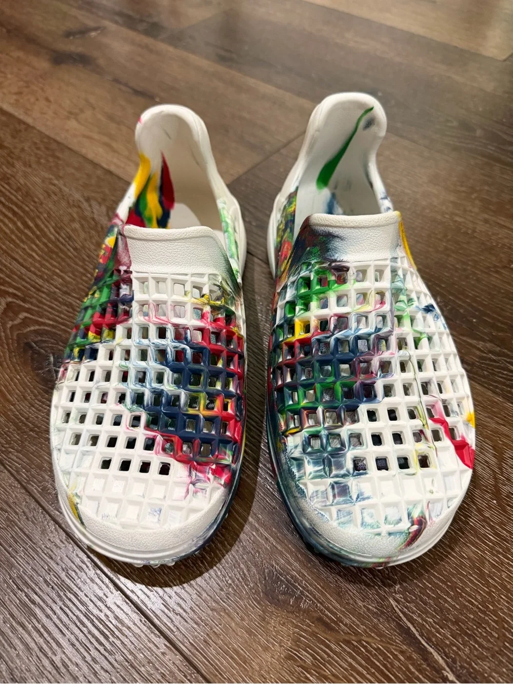 Lusso cloud scenario slip on multi color size  10